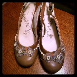 Ornate light brown Slingback heel